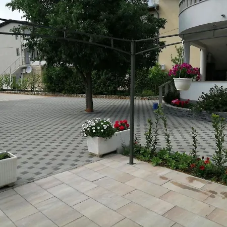 Bozi - With Pool Apartment *