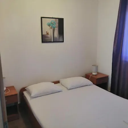 Bozi - With Pool Apartment Rogoznica (Sibenik-Knin)