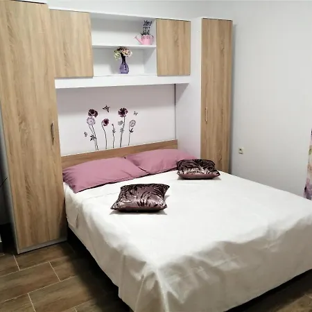 Bozi - With Pool Apartment *