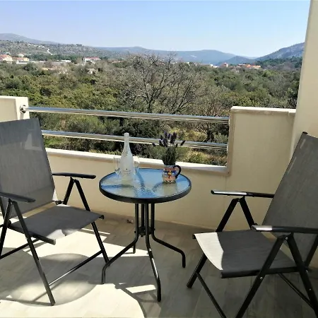 Bozi - With Pool Apartment